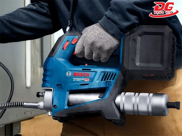 Máy bơm mỡ dùng pin Bosch