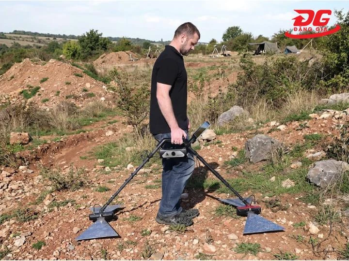 Radar xuyên đất (GPR) và máy quét địa hình 3D hỗ trợ tái tạo cấu trúc vật thể ngầm trong lòng đất