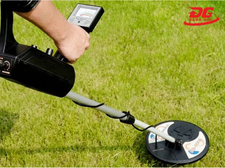 Máy phát hiện kim loại lòng đất MD5002 thiết kế tay cầm nhỏ gọn