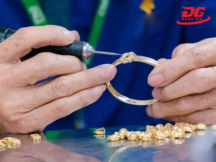 Có nghi ngờ nên mang vàng tới trung tâm kiểm định uy tín