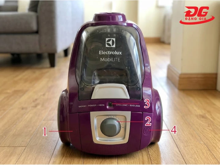 Các nút điều khiển và núm chỉnh công suất trên máy hút bụi Electrolux