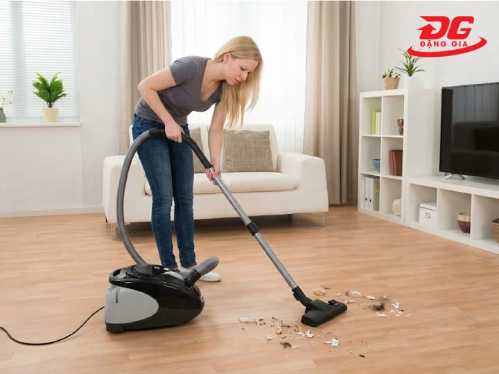 Máy hoạt động nhưng lực hút yếu