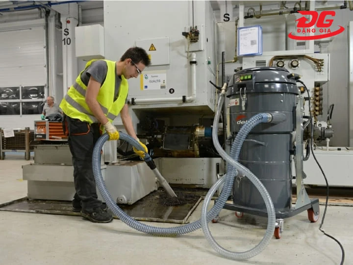 Máy hút bụi CNC cơ khí chuyên thu gom mạt sắt, bụi kim loại và phế phẩm phát sinh trong quá trình gia công