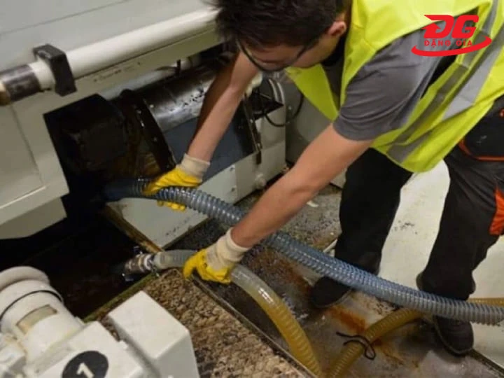 Máy hút bụi CNC thu gom mùn cưa, bụi gia công và phế phẩm ngay tại vị trí phát sinh