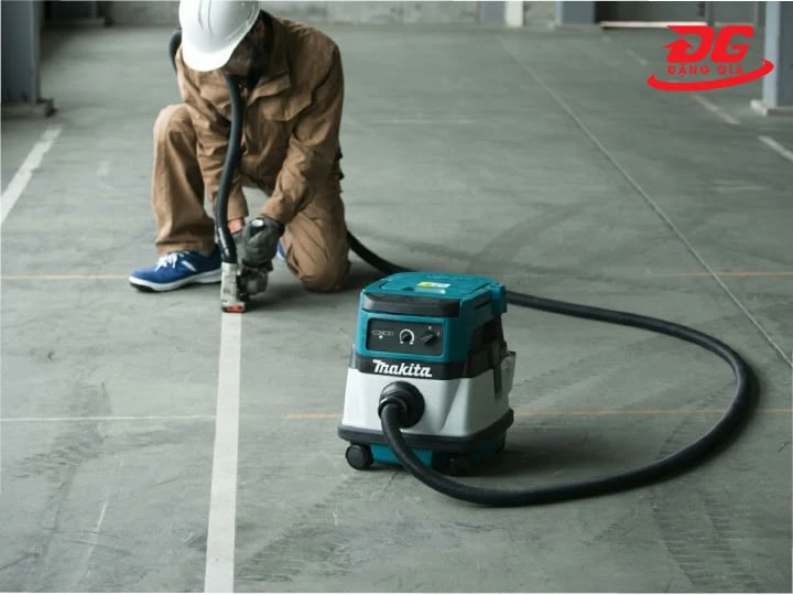 Máy hút bụi dùng pin Makita DVC860LZ