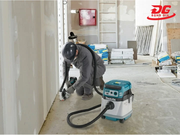 Máy hút bụi Makita DVC154LZX