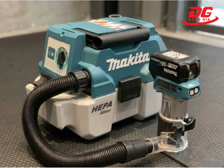 Model Makita DVC750L