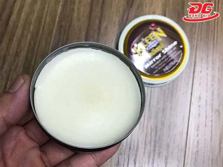 Loại xi sáp Kleen