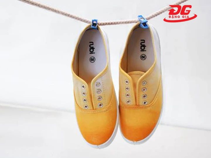 Bảo quản sau khi nhuộm giày sneaker
