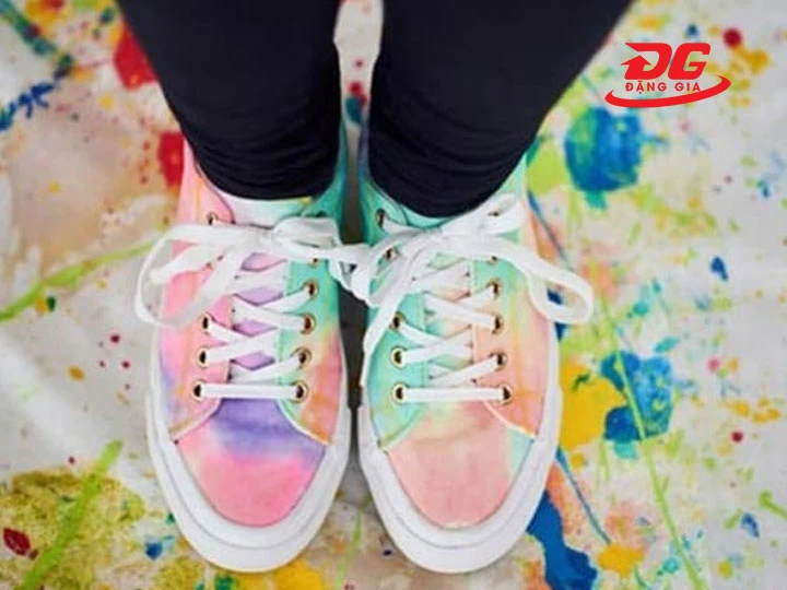 Lợi ích của việc nhuộm giày sneaker