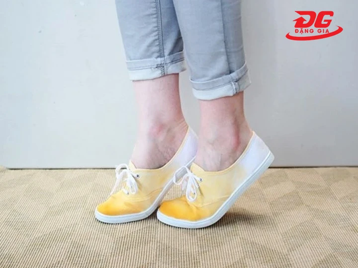 Lỗi thường gặp khi nhuộm giày sneaker