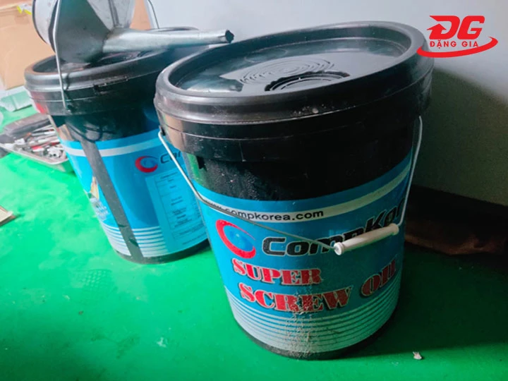 Lưu ý khi xả dầu cũ và nạp dầu mới