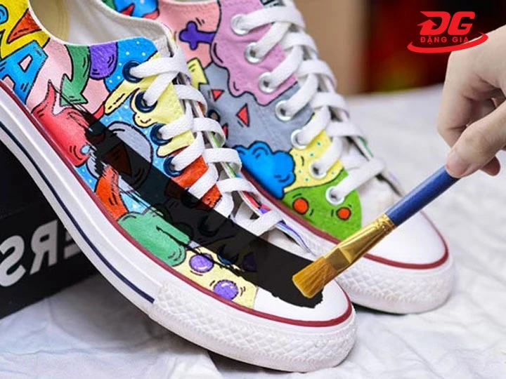 Nhuộm giày sneaker là gì?