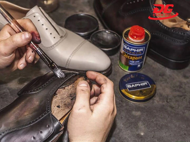 Thử màu nhuộm giày sneaker