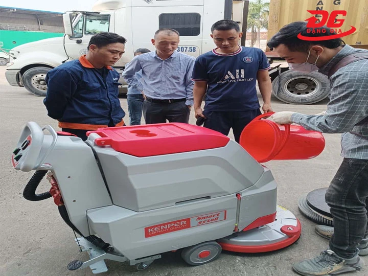 Vận hành máy