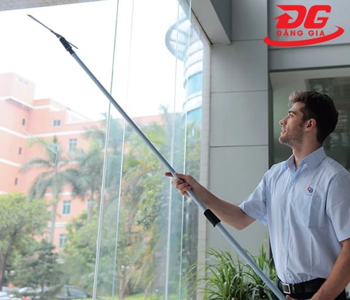 cây lau kính nối dài 3.6m 3 khớp vặn