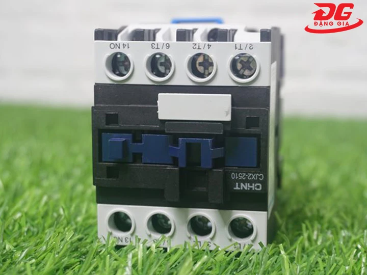 At tô mát máy rửa xe