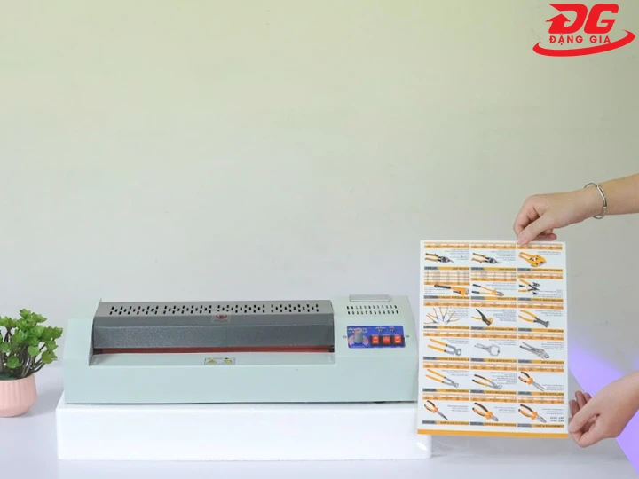 bánh răng máy ép plastic giúp sản phẩm đều mịn