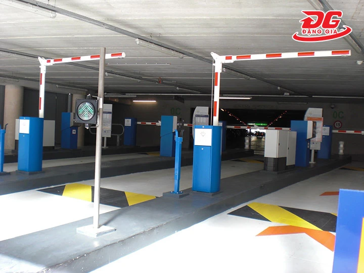Barie tự động cần gập