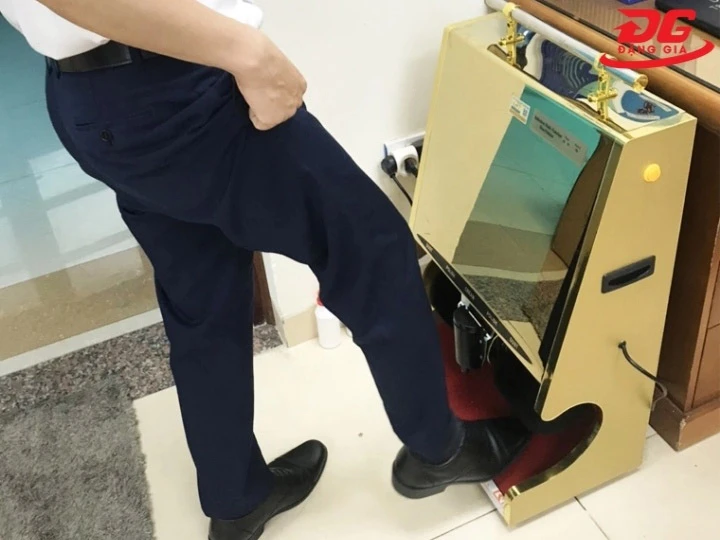 cách dùng máy đánh giày tự động QM-SP2