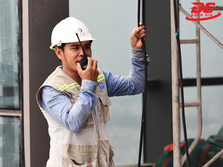 Bộ đàm Alinco đàm thoại xa