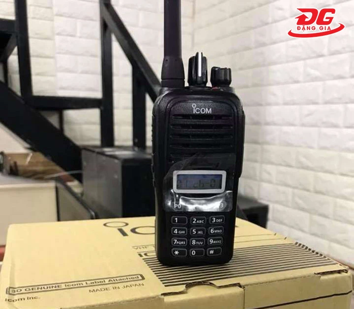 ICOM IC-V88