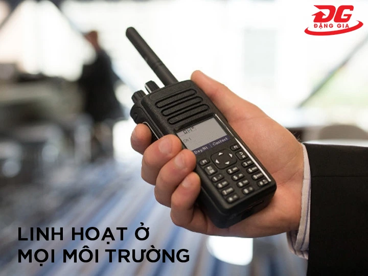 bộ đàm UHF Linh hoạt, hiệu quả ở mọi môi trường gọn chắc, cầm lâu không mỏi