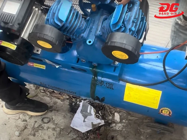cách nhận biết máy nén khí bị chảy nhớt