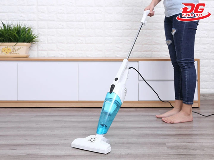 sử dụng máy hút bụi