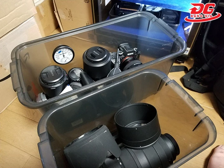 hộp chống ẩm cho máy ảnh