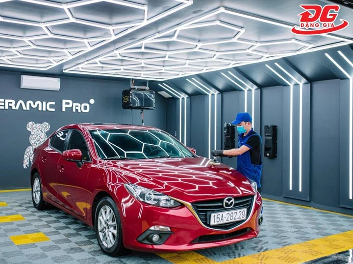 tiệm rửa xe hiện đại
