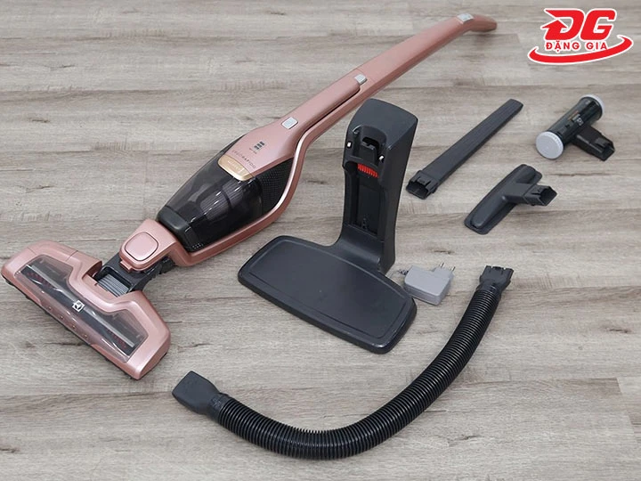 chuẩn bị máy hút bụi Electrolux