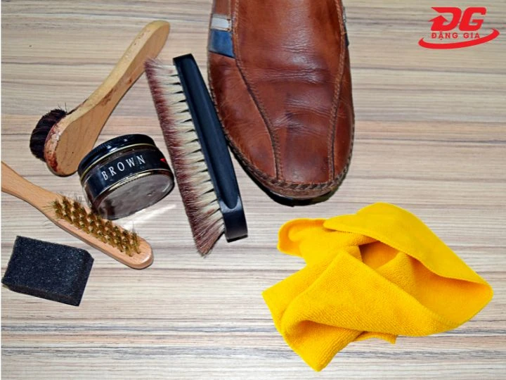 Chuẩn bị trước khi vệ sinh giày bóng rổ