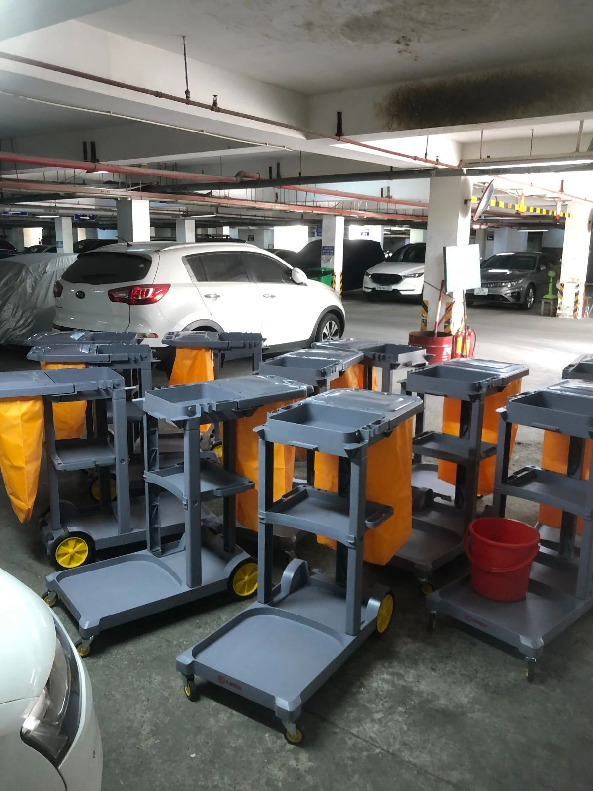 Chung cư Hà An nhận bàn giao thành công xe đẩy quét rác 3 tầng 1