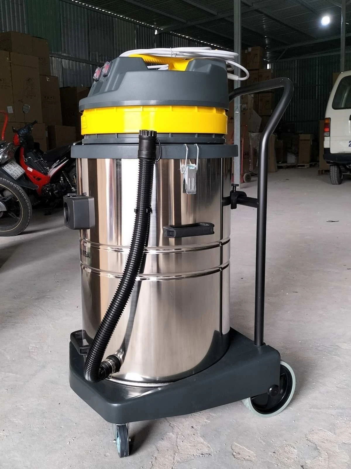 Đặng Gia hoàn tất bàn giao máy hút bụi Kumisai KMS 70L tới Nhà máy Nhựa Hòa Lạc 2