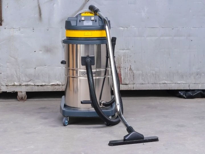 Đặng Gia hoàn tất bàn giao máy hút bụi Kumisai KMS 70L tới Nhà máy Nhựa Hòa Lạc 5