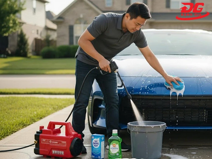 Dùng máy rửa xe Yamasu