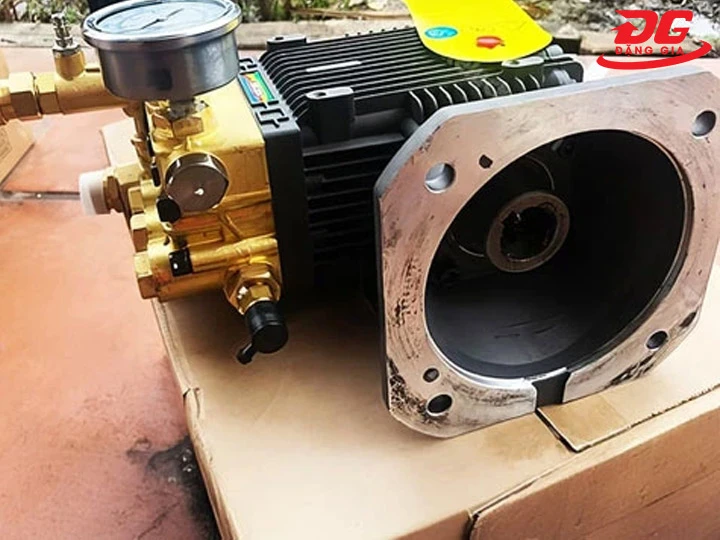  đầu bơm cao áp rửa xe 7.5KW model 3WZ-2012 Chuẩn mực của tốc độ làm sạch