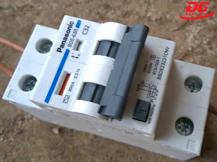 dấu hiệu at to mát máy rửa xe bị hỏng