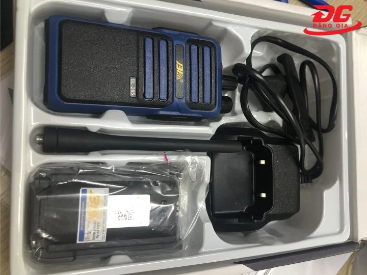 Giá bộ đàm JBL