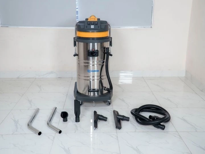 Giao đủ phụ kiện máy hút bụi Kumisai KMS-80A cho xưởng vật liệu Hoàng Long
