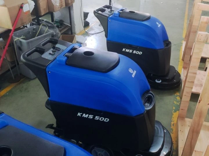 Giao hoàn tất máy chà sàn công nghiệp Kumisai KMS 50D cho Công ty Hưng Thịnh