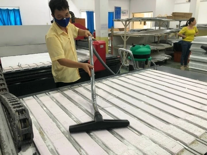 Giao máy hút bụi công nghiệp KMS 803 cho Công ty TNHH Cơ khí Minh Hòa
