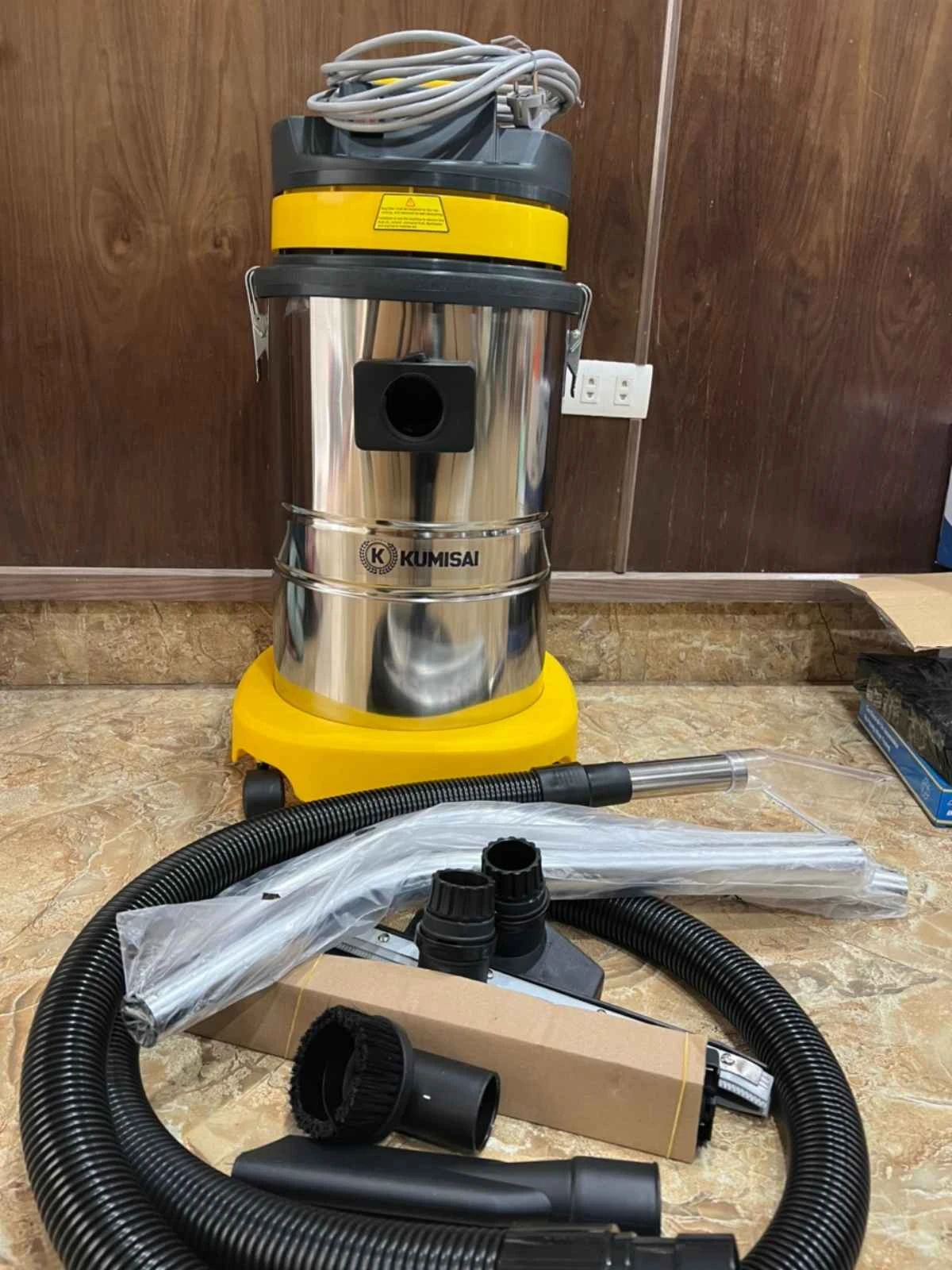 Giao thành công máy hút bụi Kumisai KMS 30L cho Công ty TNHH Long Hòa 1