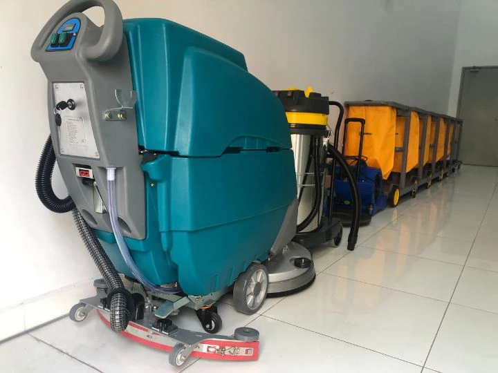 Giao thành công COMBO xe đẩy dọn vệ sinh, máy hút bụi và máy chà sàn cho InterFlex