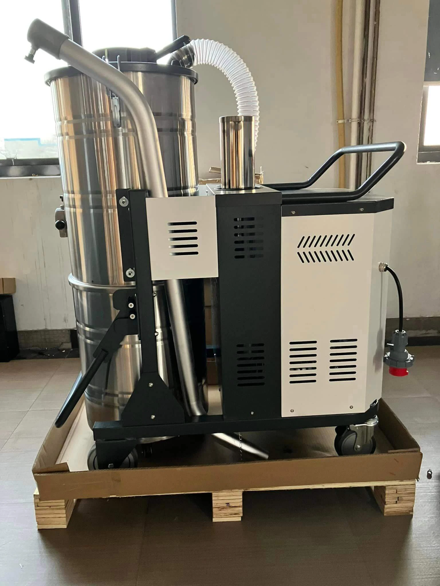 Đơn hàng máy hút bụi công suất lớn Kumisai KMS 400 cho Nhà máy Thép Nhật Việt 1