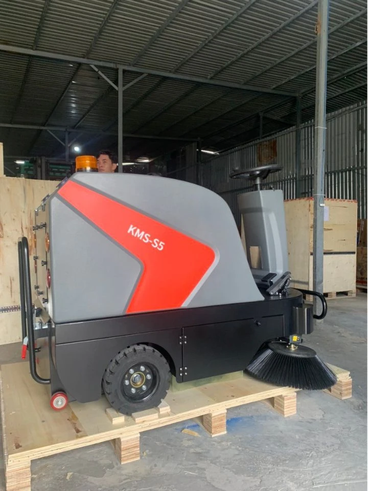 Bàn giao xe quét rác Kumisai KMS S5 cho nhà máy tại KCN Từ Sơn 3