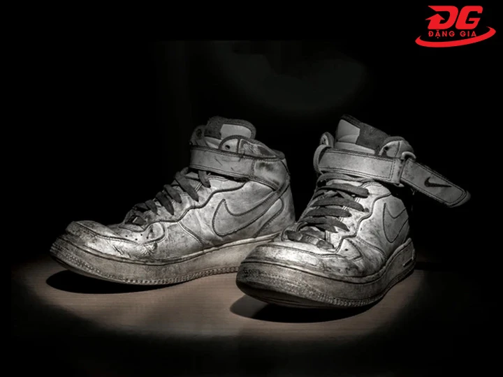 Giày Nike bị bẩn