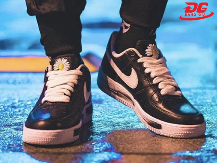 Giày Nike đắt tiền