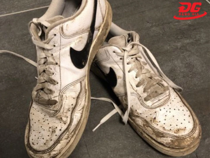 Giầy Nike quá bẩn
